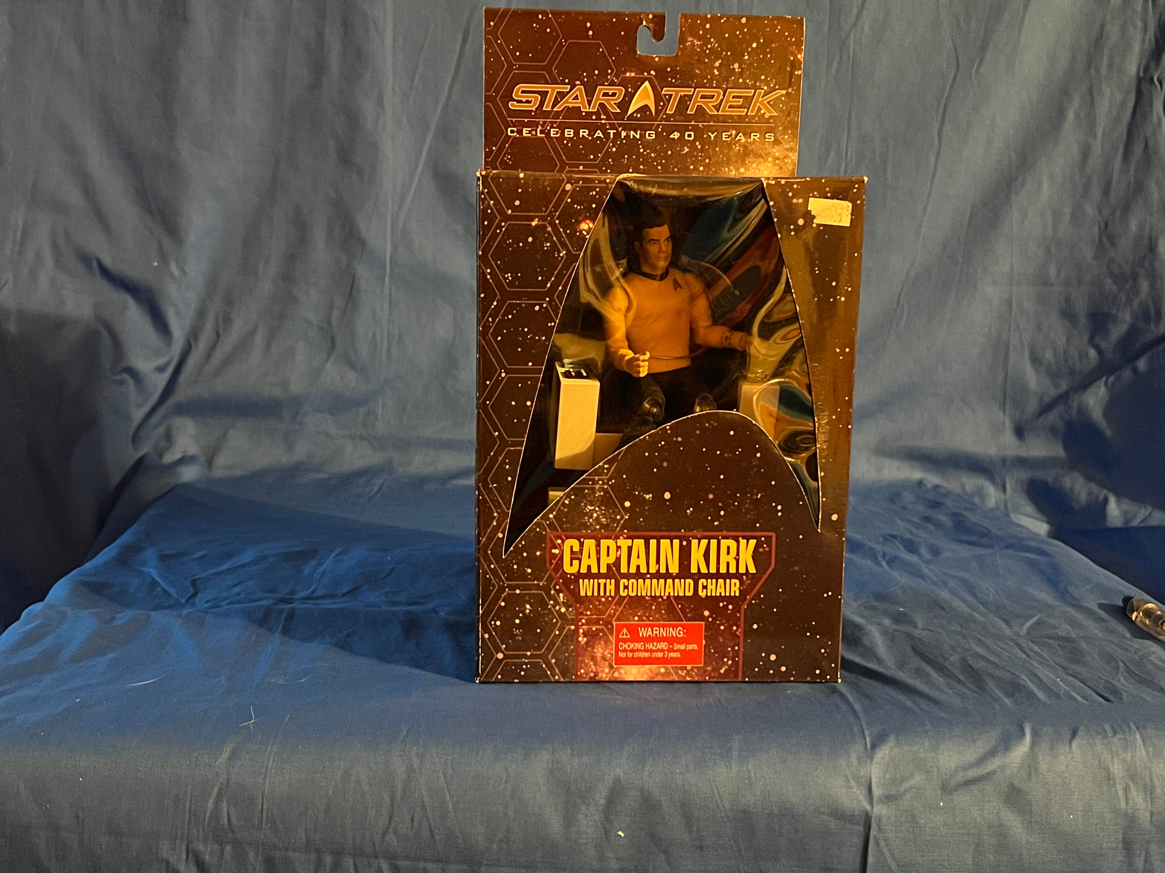 Star Trek 40th Anniversary Captain Kirk with Command  Chair: