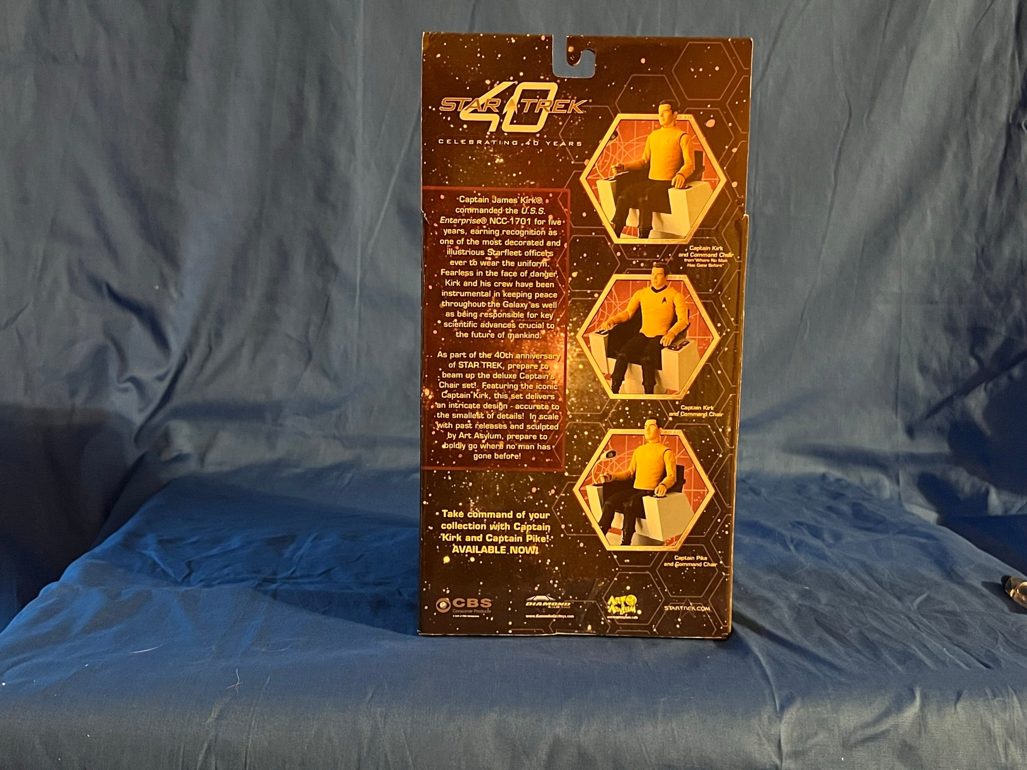 Star Trek 40th Anniversary Captain Kirk with Command  Chair: